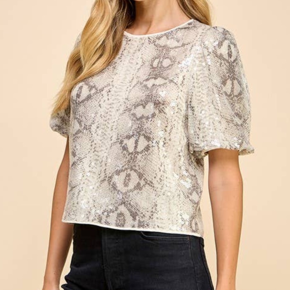 TCEC Sz M Snake Print Sequin Top bubble short sleeves